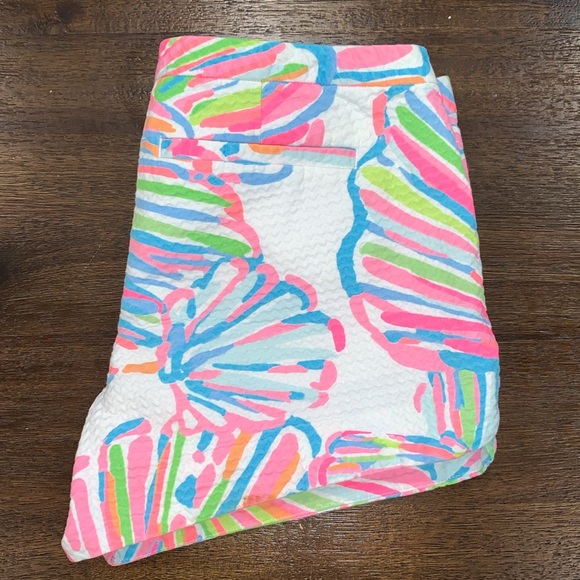 Lilly Pulitzer Shorts - Picture 4 of 4